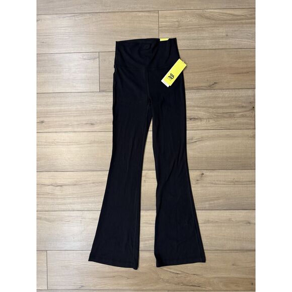 All In Motion Women's Soft Ultra High Rise Flare Leggings Black XS Extra Small - Picture 1 of 1